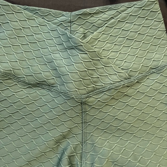 New athletic shorts, sizes XS, S and M Made in Peru - Picture 2 of 3